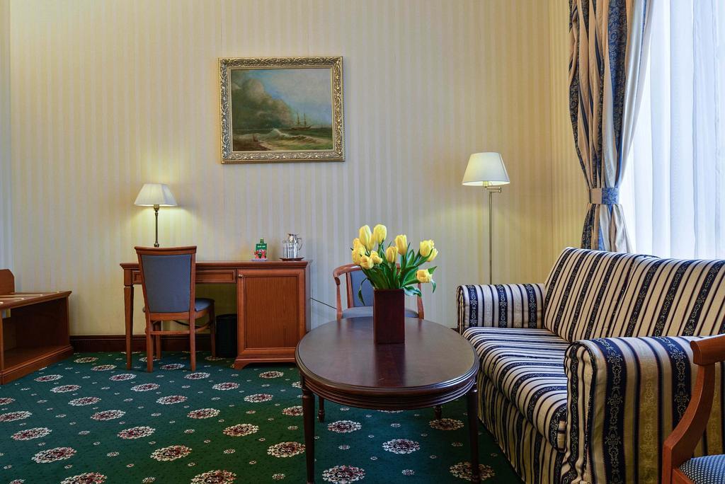 Ayvazovsky Hotel Одеса Екстериор снимка