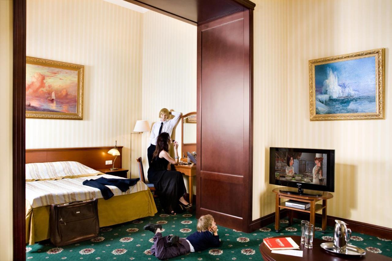 Ayvazovsky Hotel Одеса Екстериор снимка